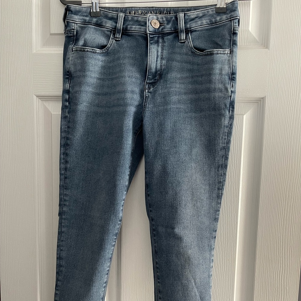 American Eagle high waisted skinny jeans. Size 10.